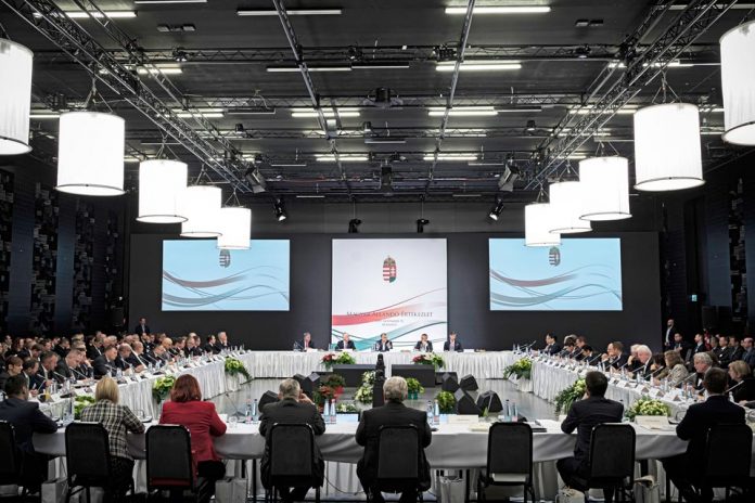 SZILÁGYI Péter; GREZSA István; POTÁPI Árpád János; ORBÁN Viktor; CHER; SEMJÉN Zsolt