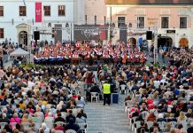 Roma szimfónia a város főterén – felejthetetlen koncerttel ünnepelt Varasd