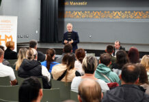 Minden eddiginél nagyobb támogatás a magyar iskolát választó családoknak – Aláírták a szerződéseket