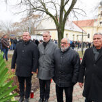 04-05-koszorúzás3