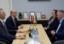 A magyar oktatási intézményekben tett látogatást Maruzsa Zoltán köznevelési államtitkár