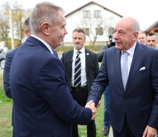 Sulyok Tamás és Zoran Milanović köztársasági elnökök látogatása a HMDK-nál: a horvátországi magyarok a kétoldalú kapcsolatokban az erős híd szerepét töltik be