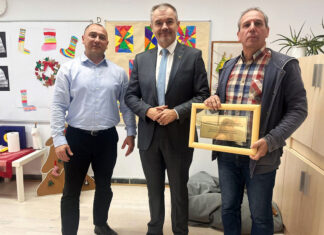 Zastupnik Jankovics posjetio obnovljenu mađarsku učionicu u Zagrebu