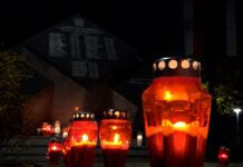 Gyertyák gyúltak Szentlászlón és Dályhegyen, a honvédő háború magyar áldozatai előtt