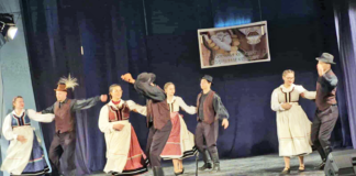 Megkezdte idei fellépéssorozatát a csúzai Csárdás