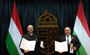 Ugledno mađarsko državno odlikovanje dodijeljeno Janošu Fici i Eriku Munku