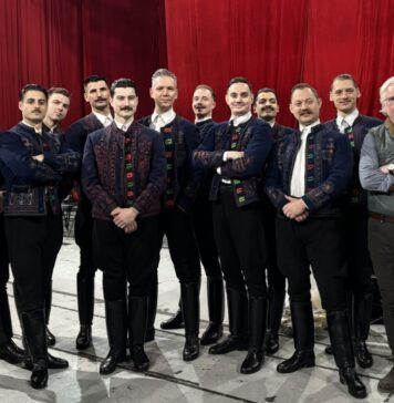 Boldog holdújévet!