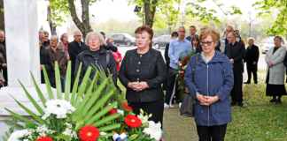 Vukovár: főhajtás a kommunista terror áldozatai előtt