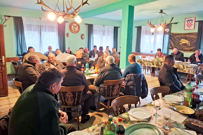 06-07-ülések-várdaróc-vadászok-(5)