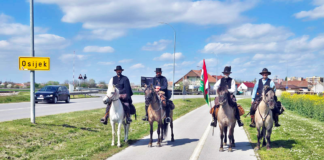 Nyeregből a szavazóurnához – négy lovas különös drávaszögi kitérője