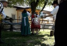 Ma is élő hagyomány Csúzán a húsvéti locsolkodás