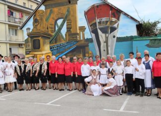 Pjesma i ples na mađarskoj večeri u Vukovaru