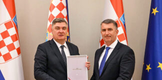 A zágrábi magyar külképviselet első embere horvát állami kitüntetésben részesült