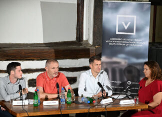 Jankovics Róbert is részt vett a Vajdasági Szabadegyetem közéleti panelbeszélgetésén