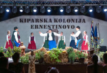 I folklorna skupina iz Laslova nastupila je na susretu naivne umjetnosti u Ernestinovu