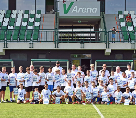 Az NK Osijek edzői gyakoroltak a gyerekekkel a kétnapos focitáborban
