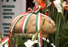 A HMDK központi Szent István-napi megemlékezése Nagybodolyán és Szentlászlón