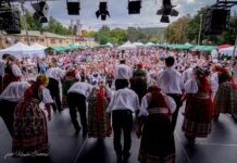 Tánckavalkád a Nagy-Küküllő partján