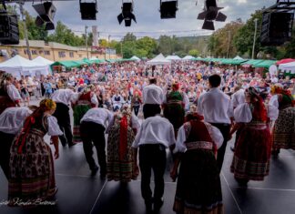 Tánckavalkád a Nagy-Küküllő partján