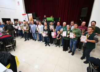 A csirkepaprikás illata összehozta a Kárpát-medence gazdáit