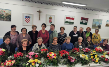 Mindenszentekre készülnek Pélmonostoron