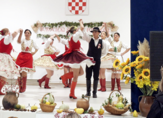 Újabb folklórtalálkozón mutatkozott be a Gémeskút