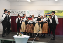 Kopácsi táncosok a kisharsányi borünnepen