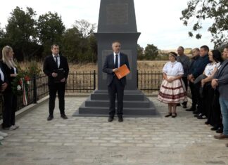 Méltó emléket állítottak Béni Izsák Ferencnek Vörösmarton