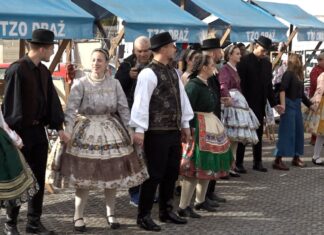 Szüreti mulatság a Duna partján, a kiskőszegi szüreti fesztiválon